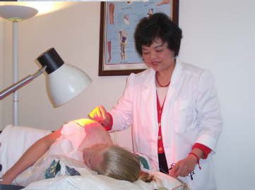 Heat lamp therapy treatment